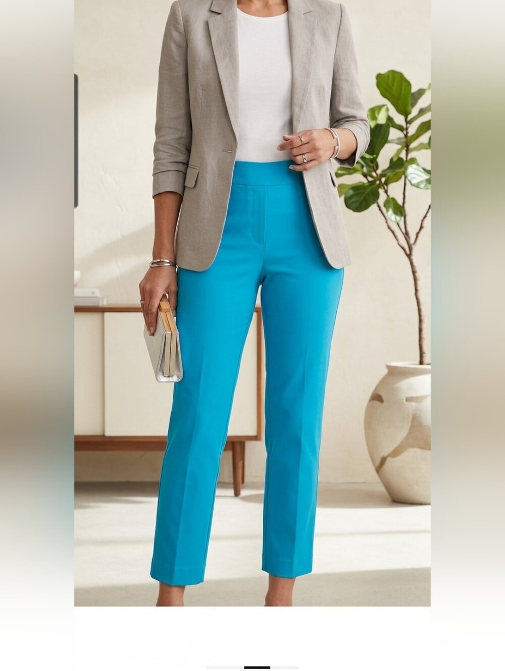NWTs Chico’s Size 2 Capri Pants